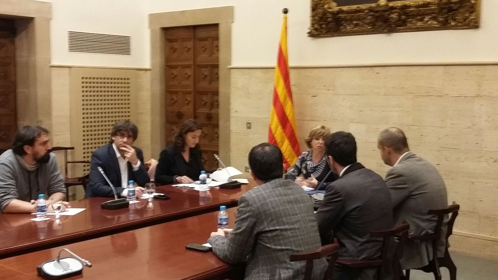 Mercè Conesa durant la trobada amb la consellera i altres alcaldes. FOTO: Cedida