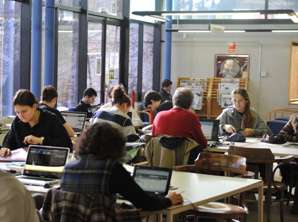 Cinc equipaments de la ciutat habilitaran aules d'estudi. FOTO: Artur Ribera