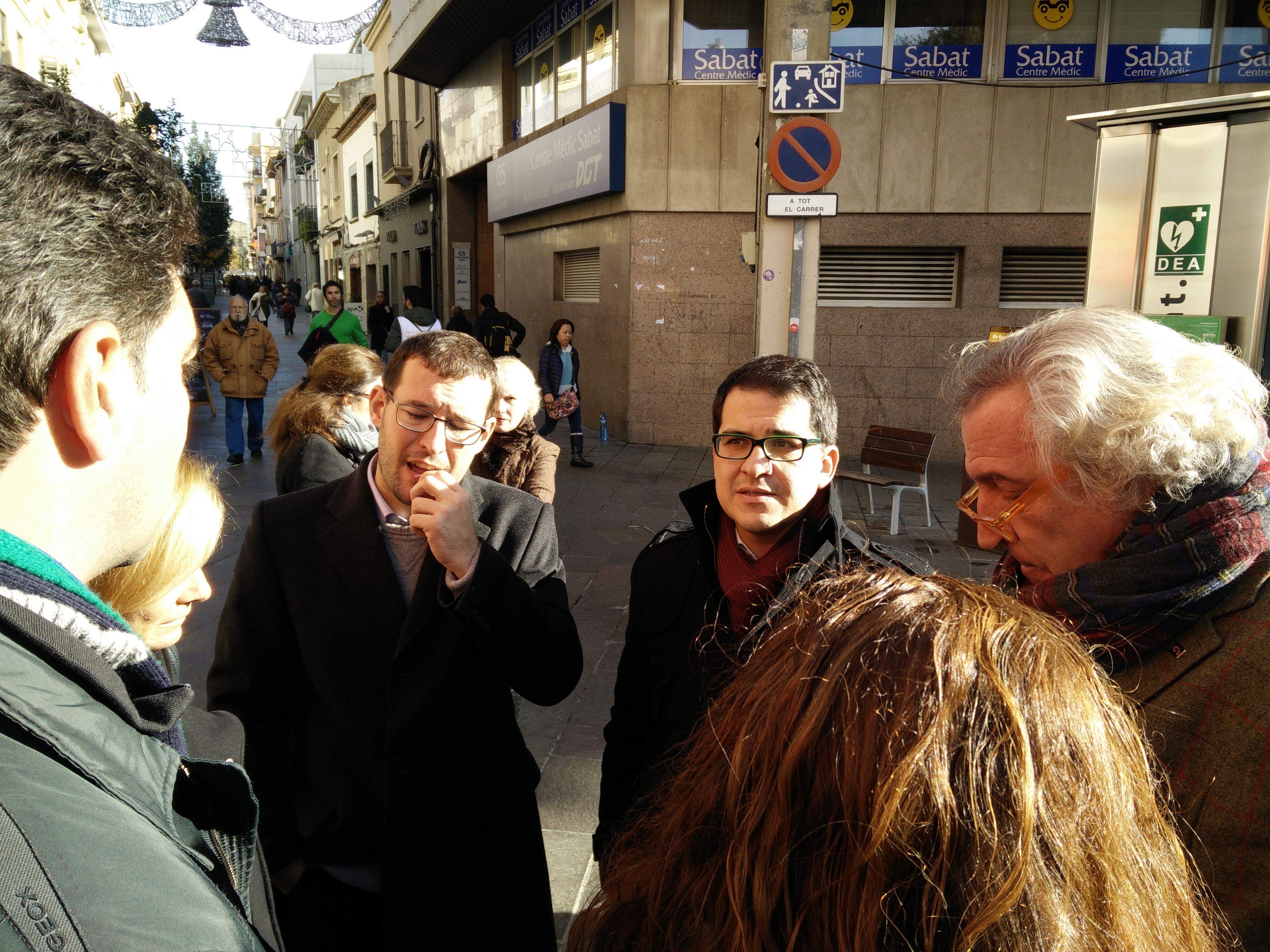 Representants de C's han fet un passeig per la ciutat. FOTO: P. F.