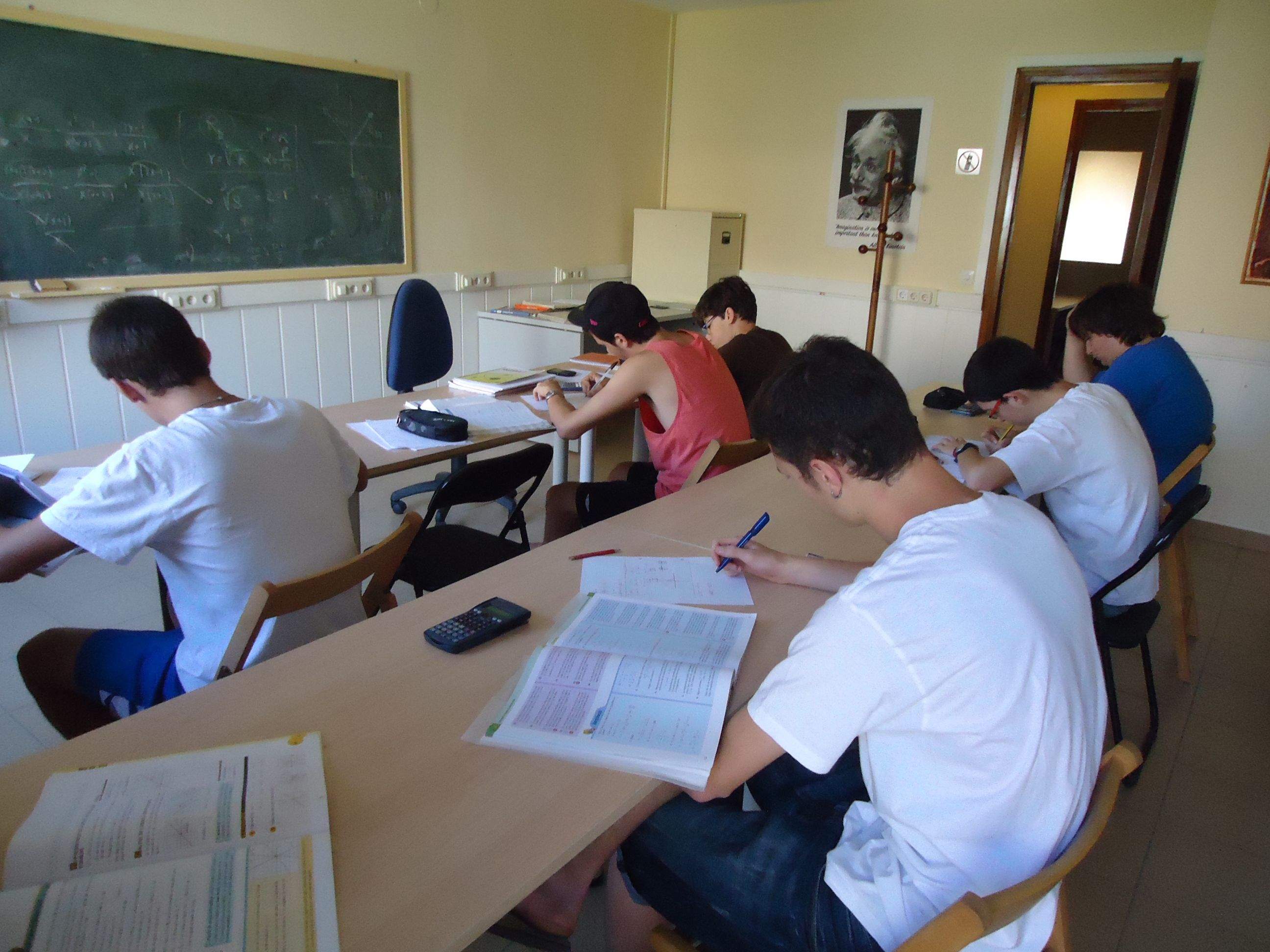 Al Centre d'Estudis Sant Cugat aconseguiràs tenir una molt bona base de cada assignatura. FOTO: Cedida