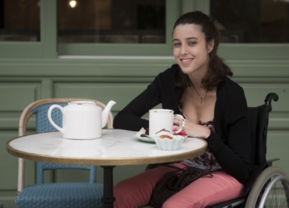 La Sandra Méndez pateix atàxia de Friedreich. FOTO: Artur Ribera