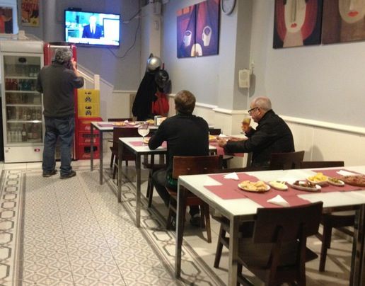 C's ha seguit l'escrutini des del Bar Bon dia. FOTO: Artur Ribera