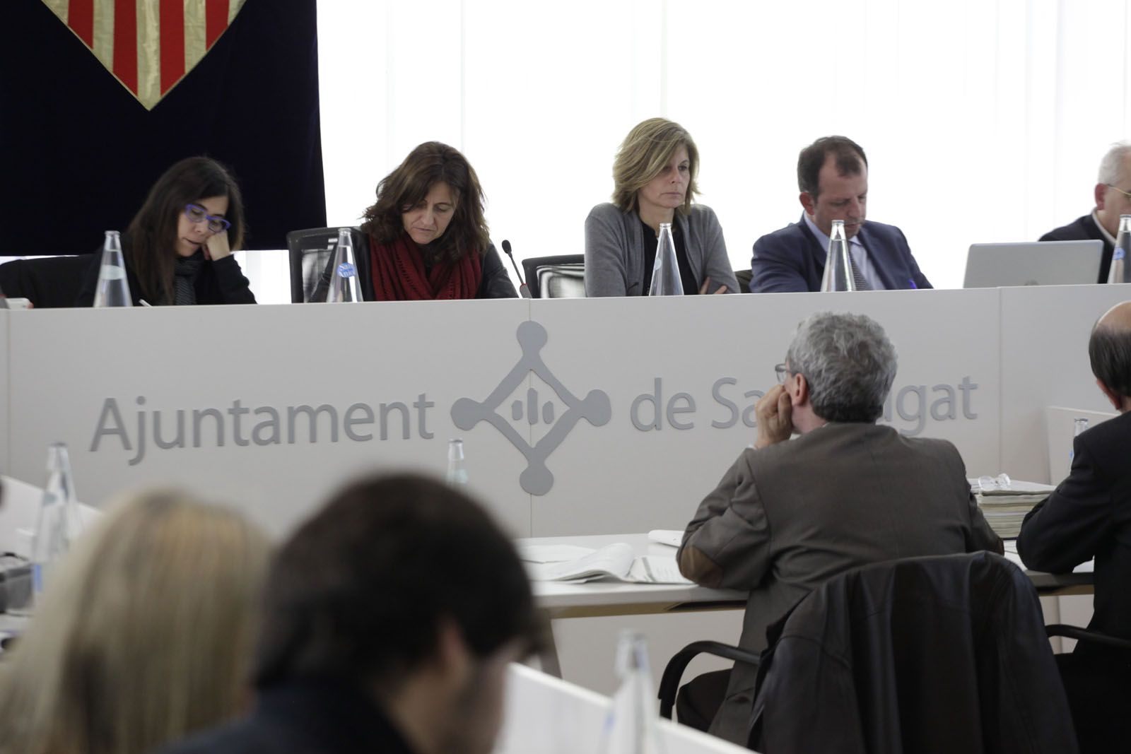 Carles Brugarolas (a la dreta de la imatge) ha presentat el Pressupost de Sant Cugat pel 2016, pactat amb ERC. FOTO: Artur Ribera