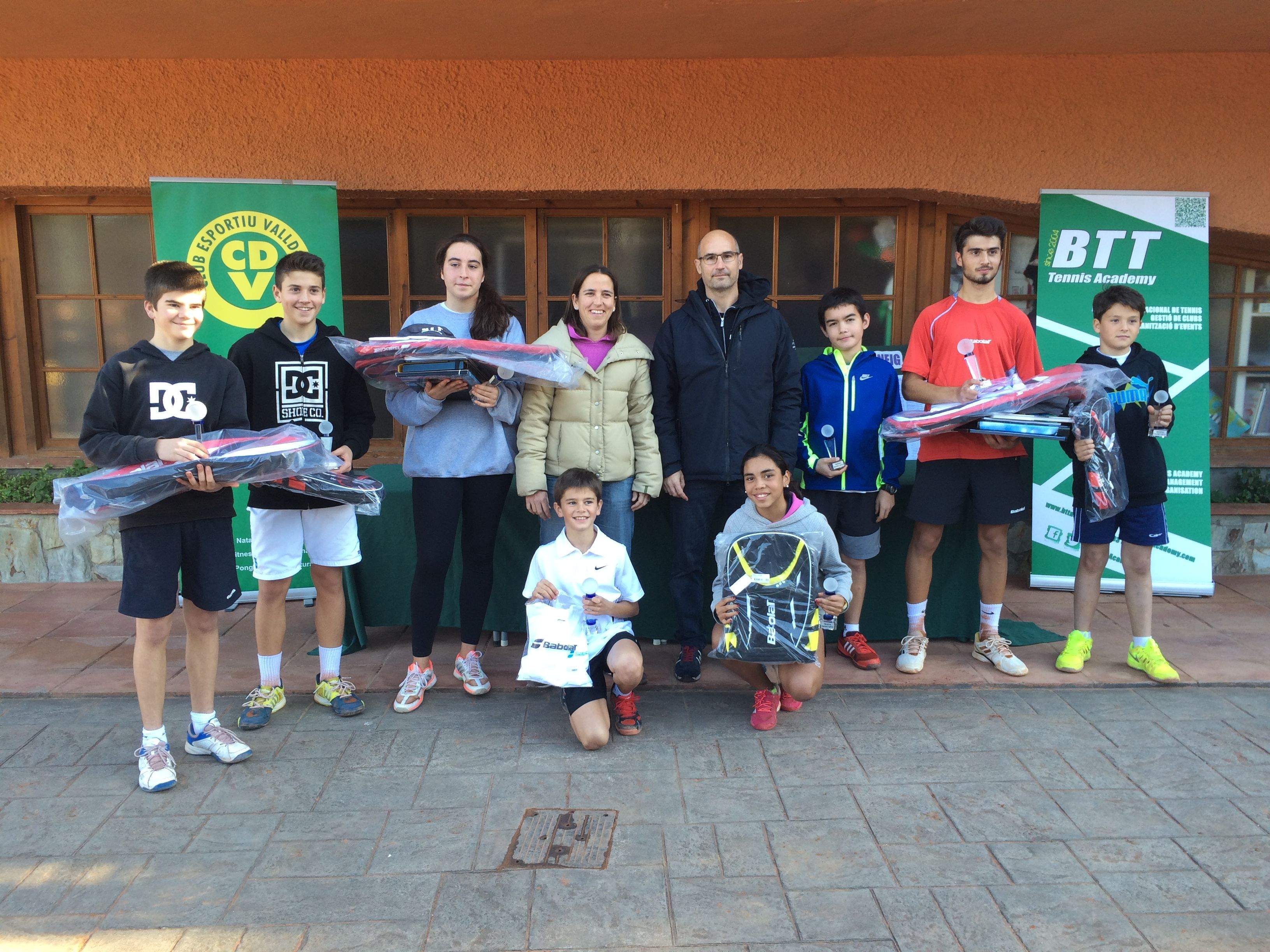 Els campions i subcampions del torneig en les categories infantil i cadet. FOTO: À. L. P.