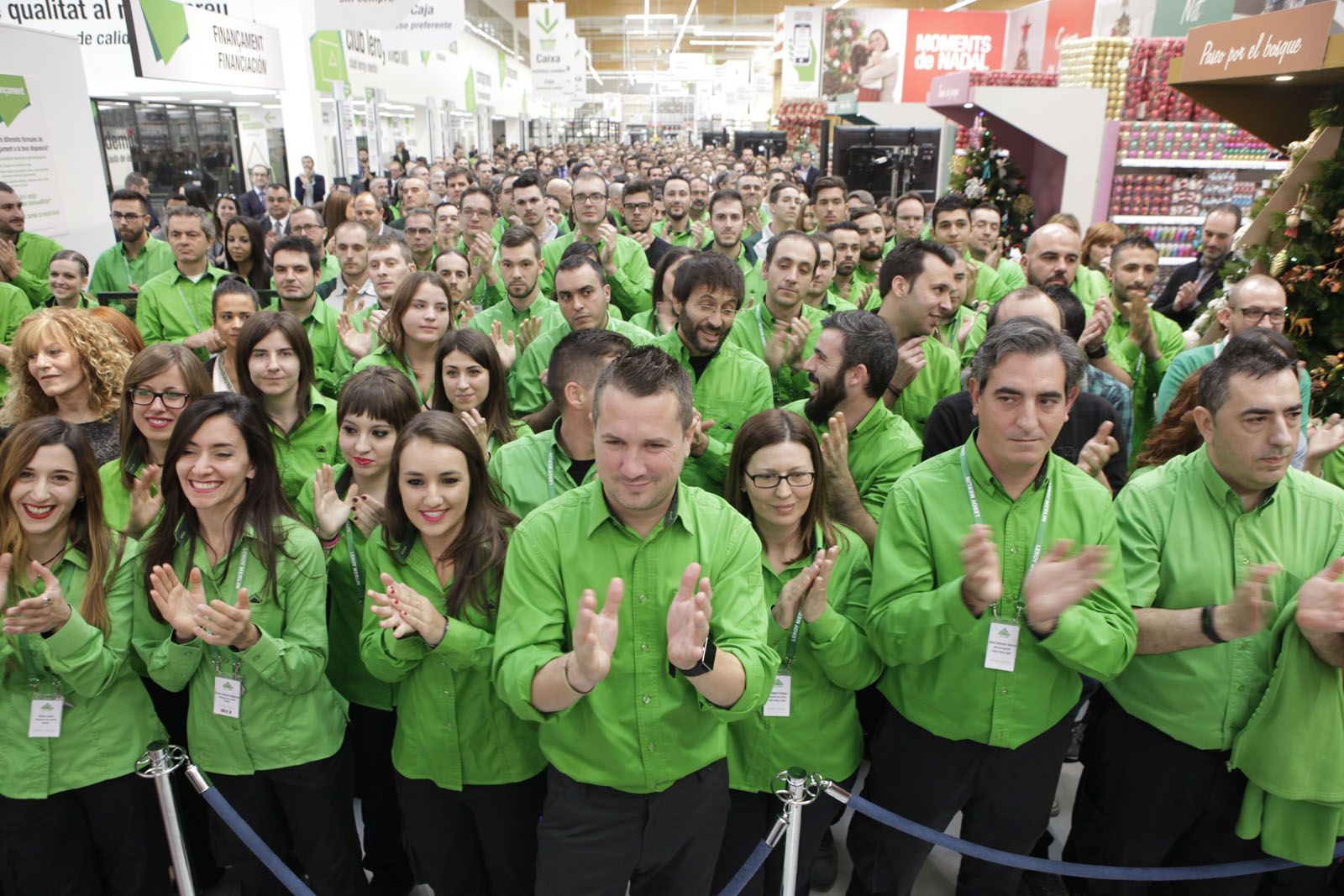 Treballadors de Leroy Merlin. FOTO: Artur Ribera