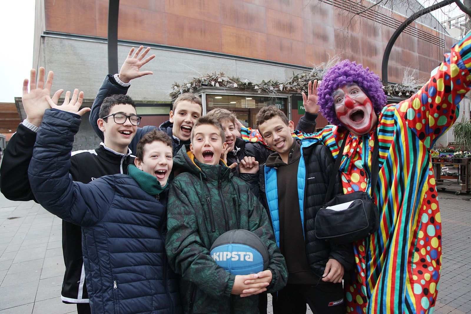 Al mal temps bona cara (Fira de Reis a la Rambla del Celler). FOTO: Lali Puig