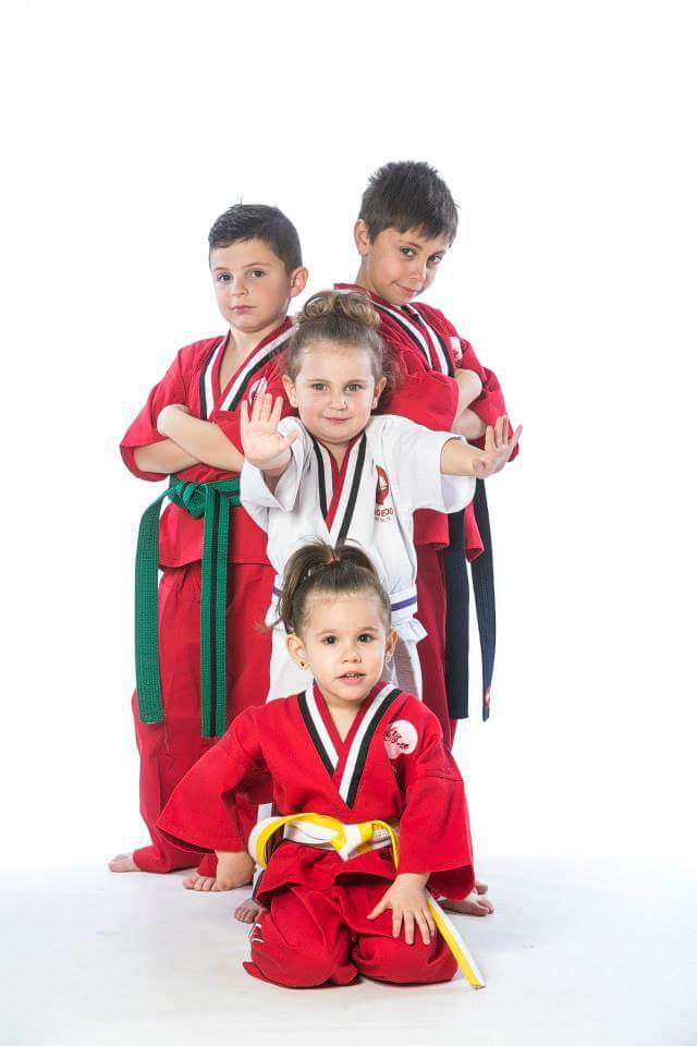 Nens entrenant a Mugendo. FOTO: Cedida