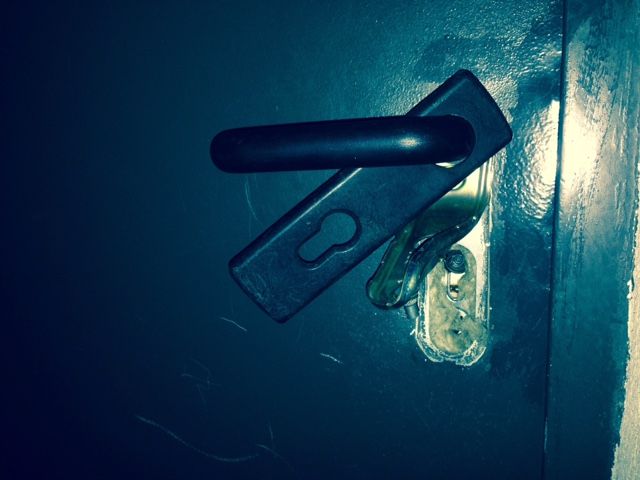 Estat en què va quedar un dels panys. FOTO: Cedida