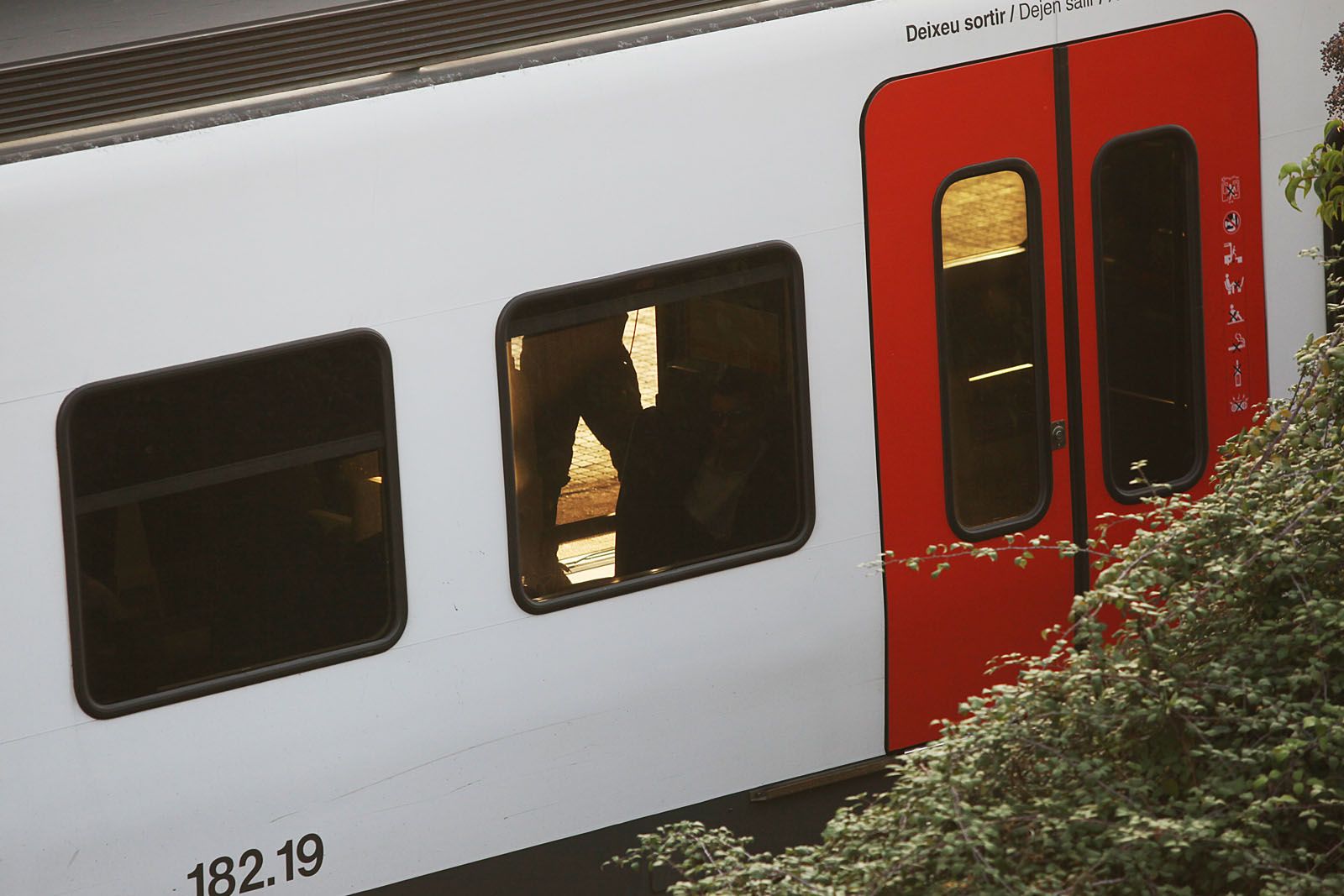 Amunt i avall (Estació de Mira-sol). FOTO: Lali Puig