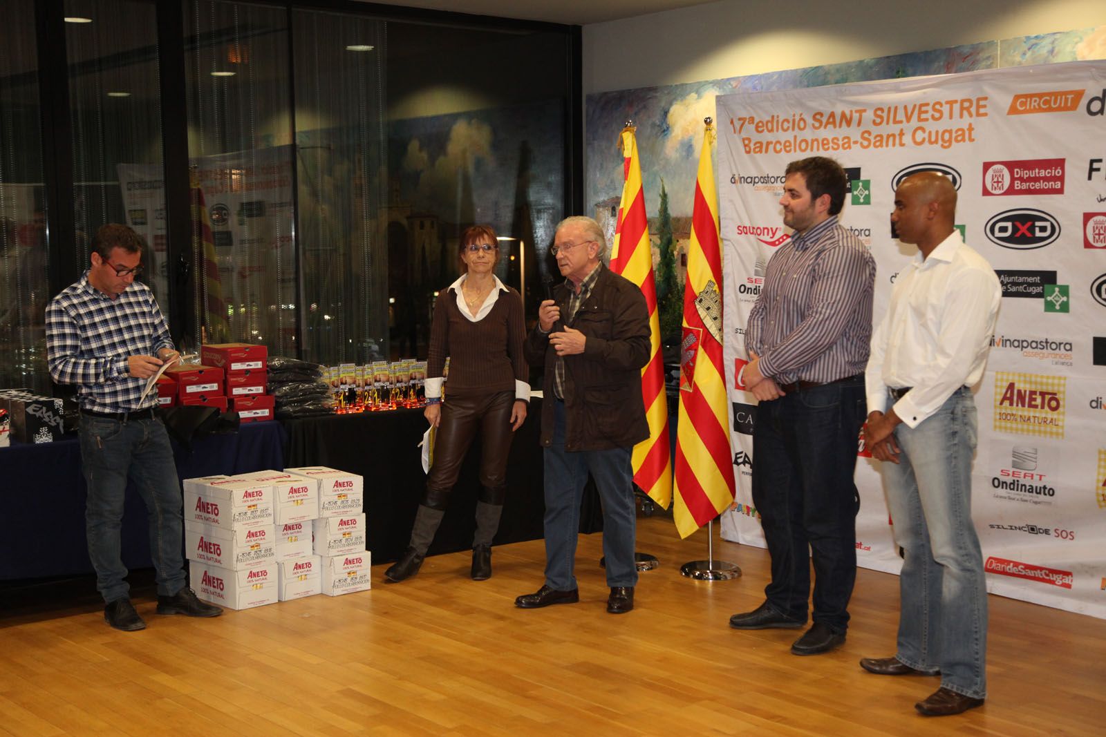 Entrega de premis de la 17a Sant Silvestre de Sant Cugat a l’Ajuntament.  FOTOS: Lali Puig