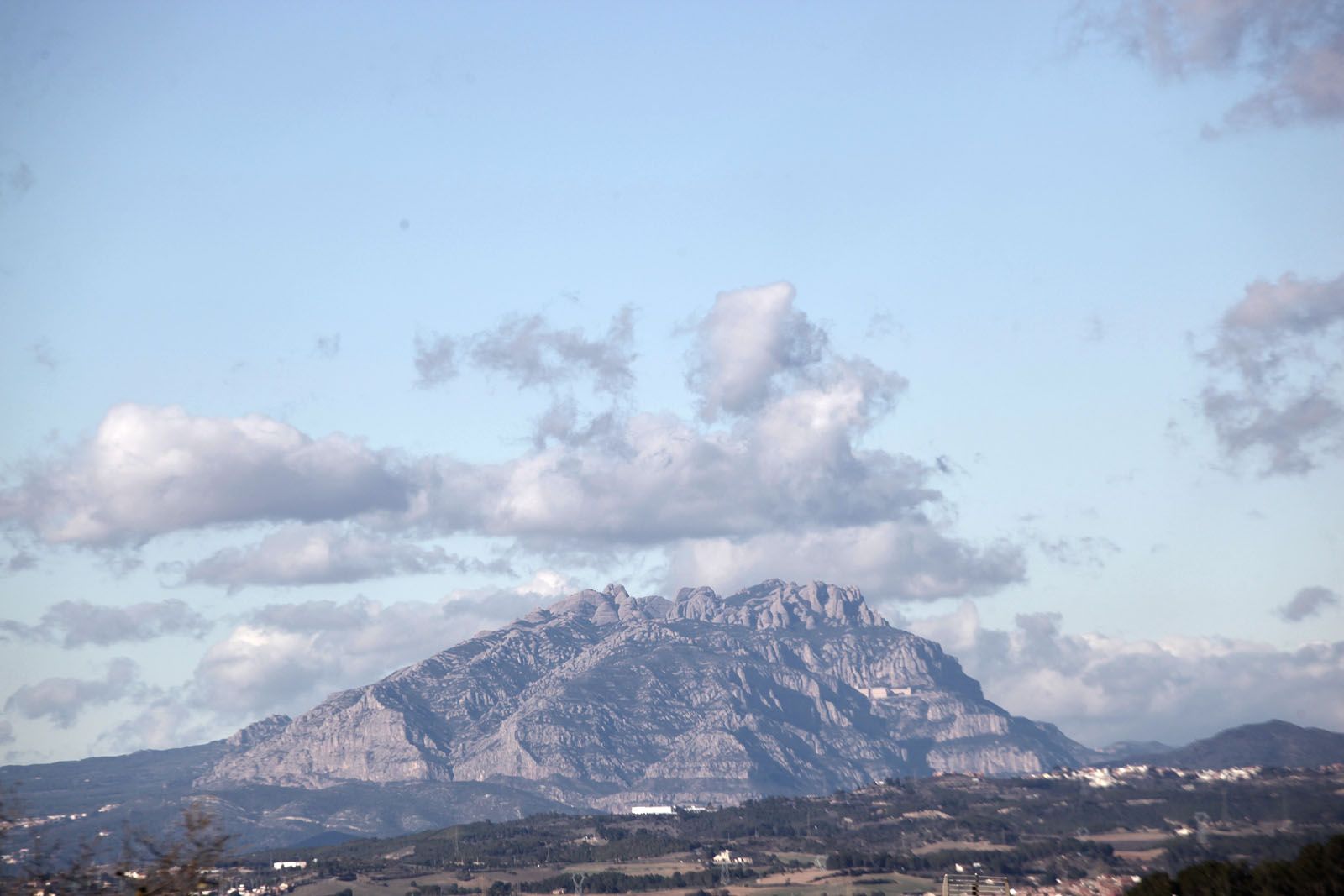 La muntanya de cent cims. FOTO: Artur Ribera