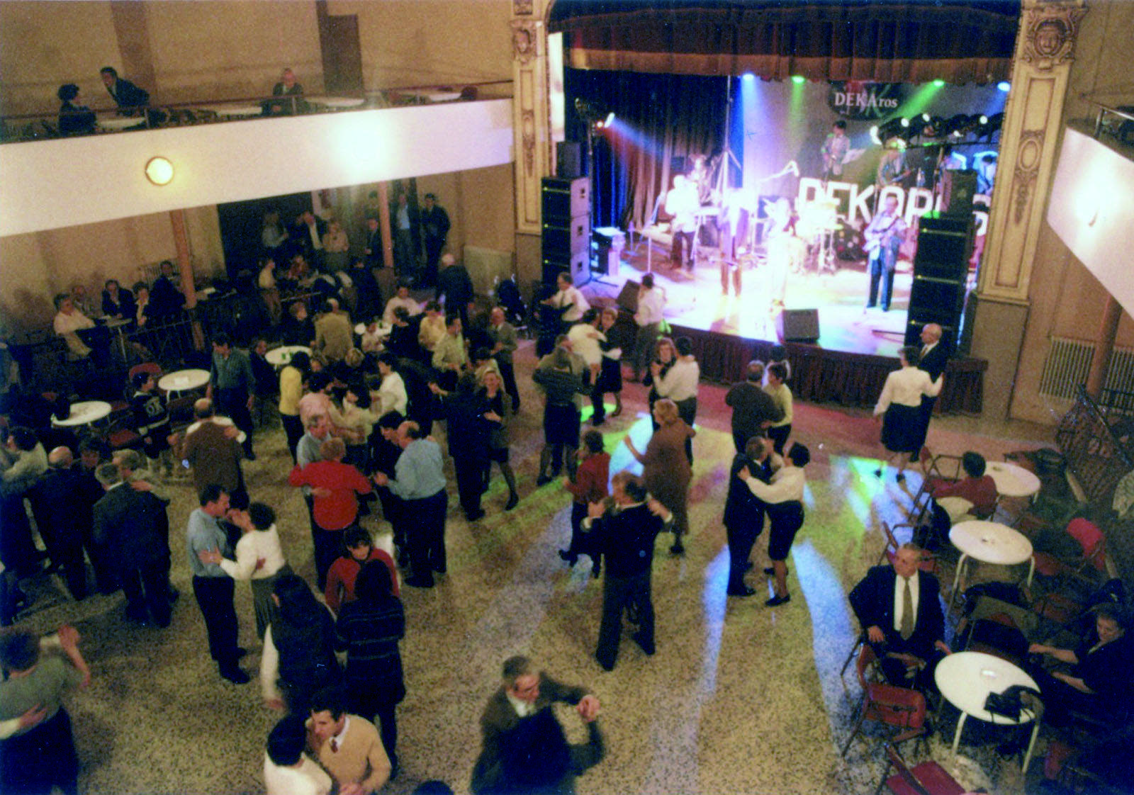 Ball de St. Antoni al Teatre la Unió (1997). FOTO: Arxiu