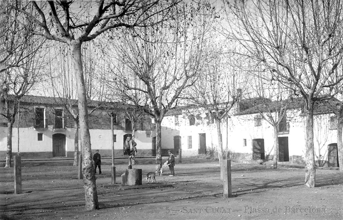 Plaça de Barcelona als anys vint. Foto: Arxiu