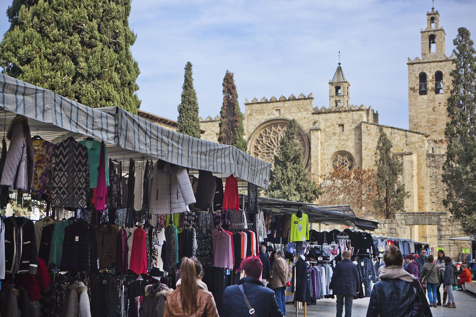 Els dijous, mercat a Sant Cugat FOTO: Artur Ribera