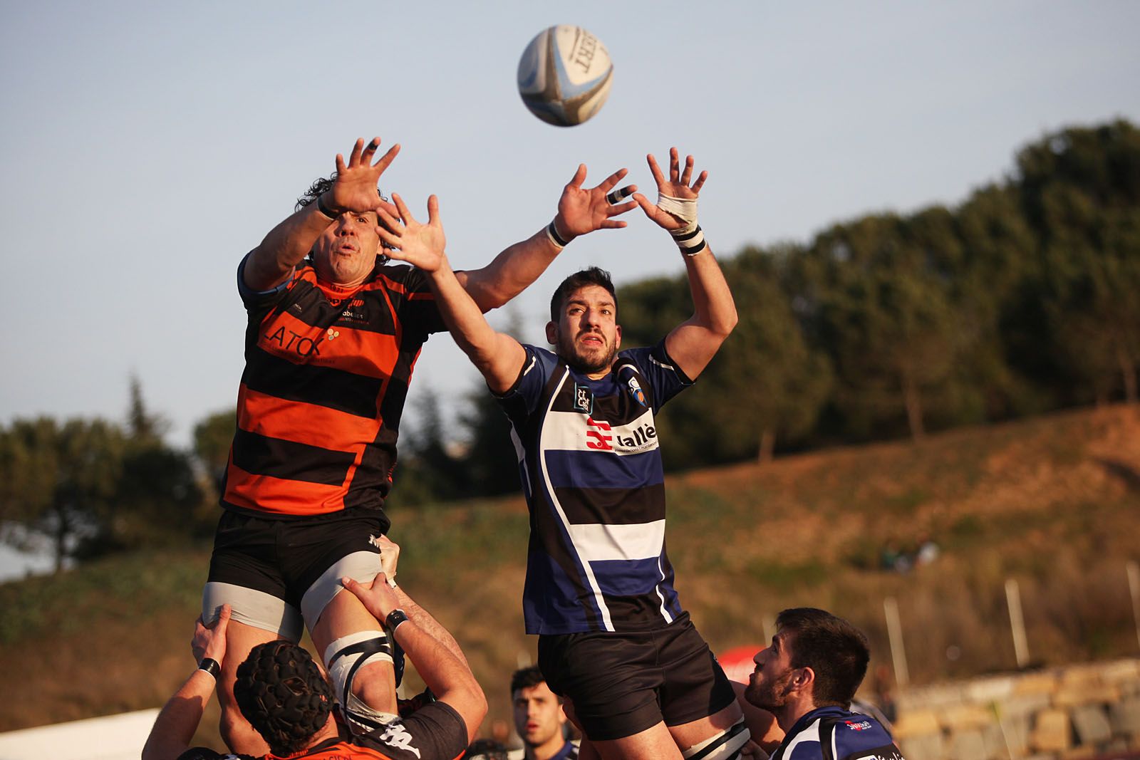 Rugbi: CR Sant Cugat vs CP Les Abelles a la ZEM La Guinardera. FOTOS: Lali Puig