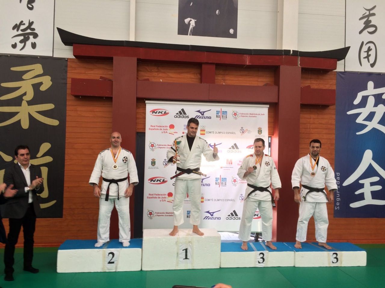 Josep Rojas, primer a l'esquerre de la imatge FOTO: Club Jiu-Jitsu Sant Cugat