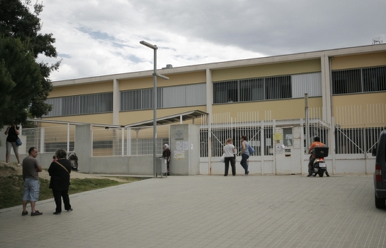 La futura escola pública començarà amb dos barracons al costat de l'escola La Olivera FOTO: Arxiu