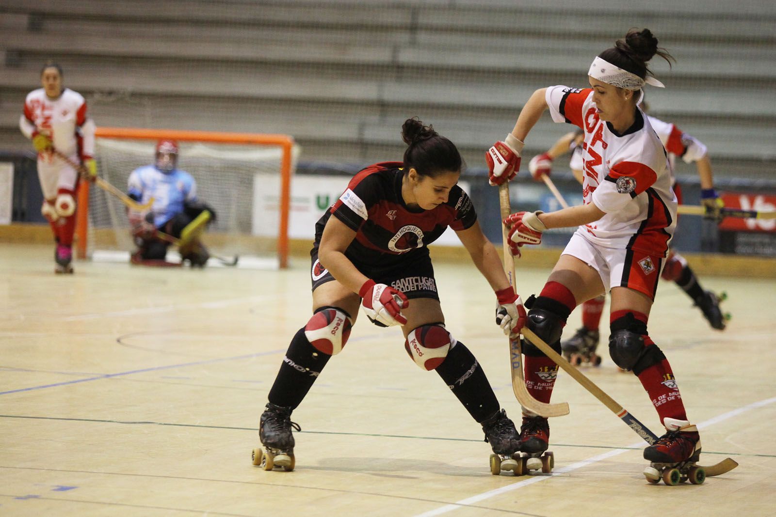 Hoquei sobre patins femení: PHC Sant Cugat vs CE Arenys de Munt a la ZEM Rambla del Celler. FOTOS: Lali Puig