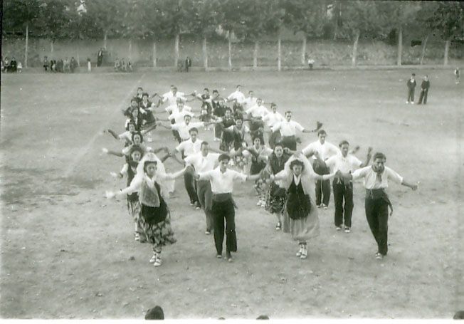 El Ball de Gitanes als anys quaranta. Foto: Joan Cabanas i Alibau. AHSCV.
