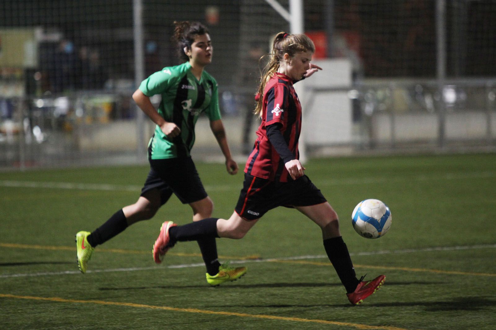 20.00 Futbol femení: Sant Cugat Esport FC B vs CFU Mira-sol Baco a la ZEM Jaume Tubau. FOTOS: Lali Puig