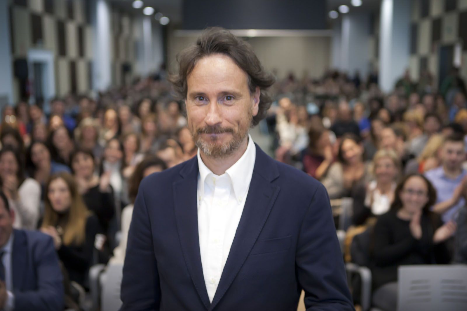 Més de 400 persones van escoltar a Victor Küppers a Sant Cugat FOTO: Artur Ribera