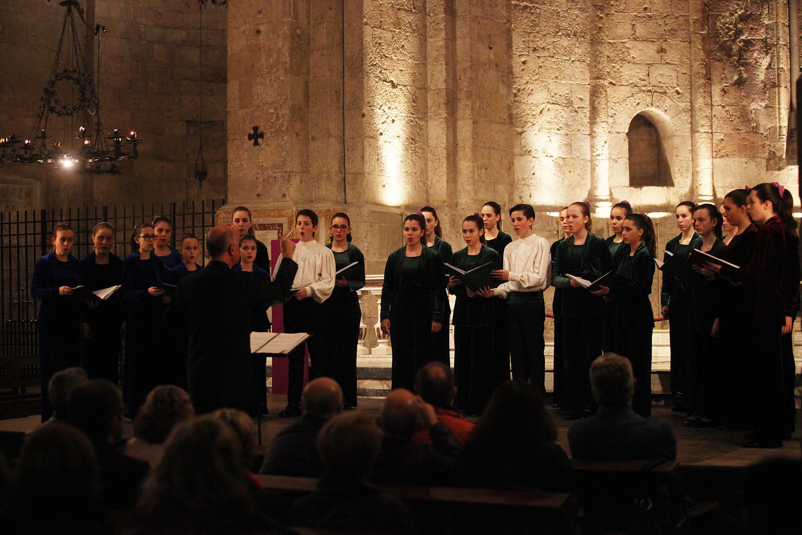Concert: Cor Vivaldi dins el 4t Cicle de música sacra coral al Monestir. FOTOS: Lali Puig