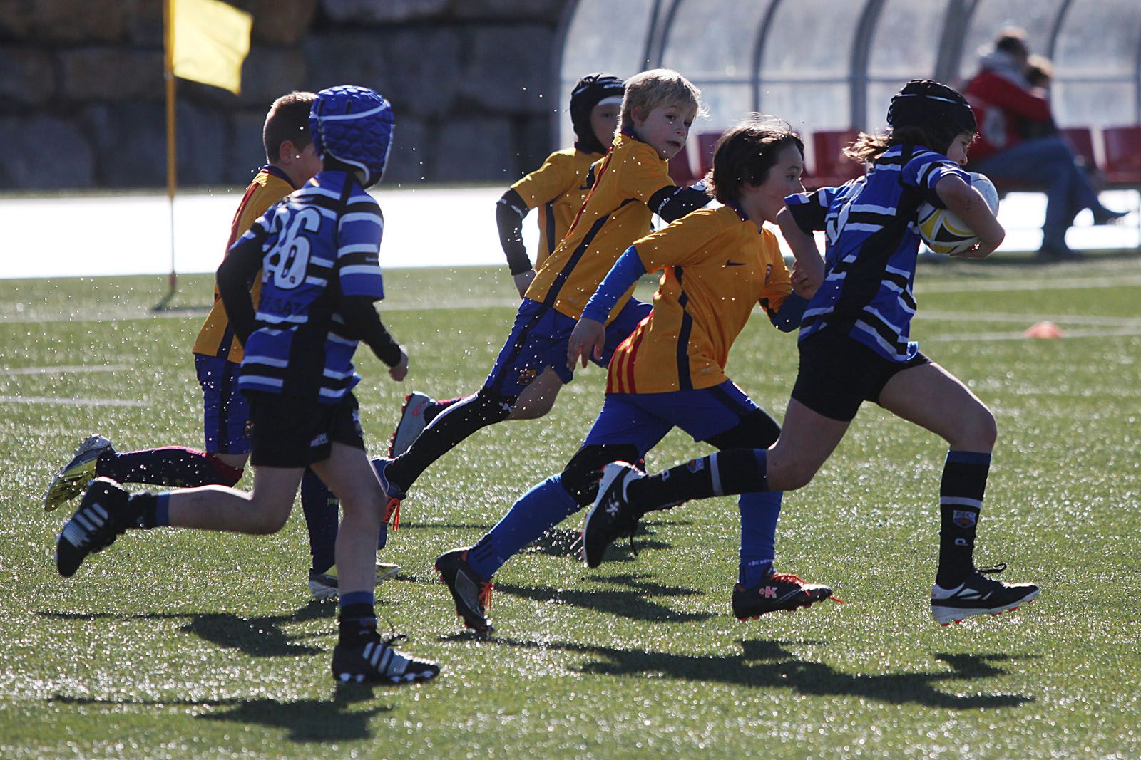 Un dels partits del torneig, entre el CR Sant Cugat i el FC Barcelona FOTO: Lali Puig