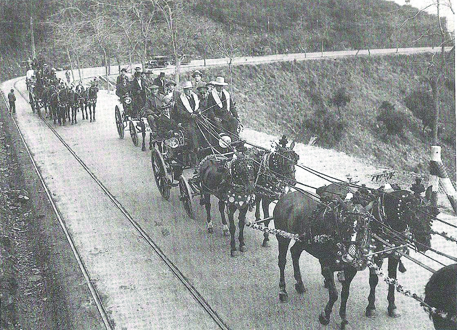 A l'Arrabassada venint de Gràcia, any 1932 FOTO: Arxiu