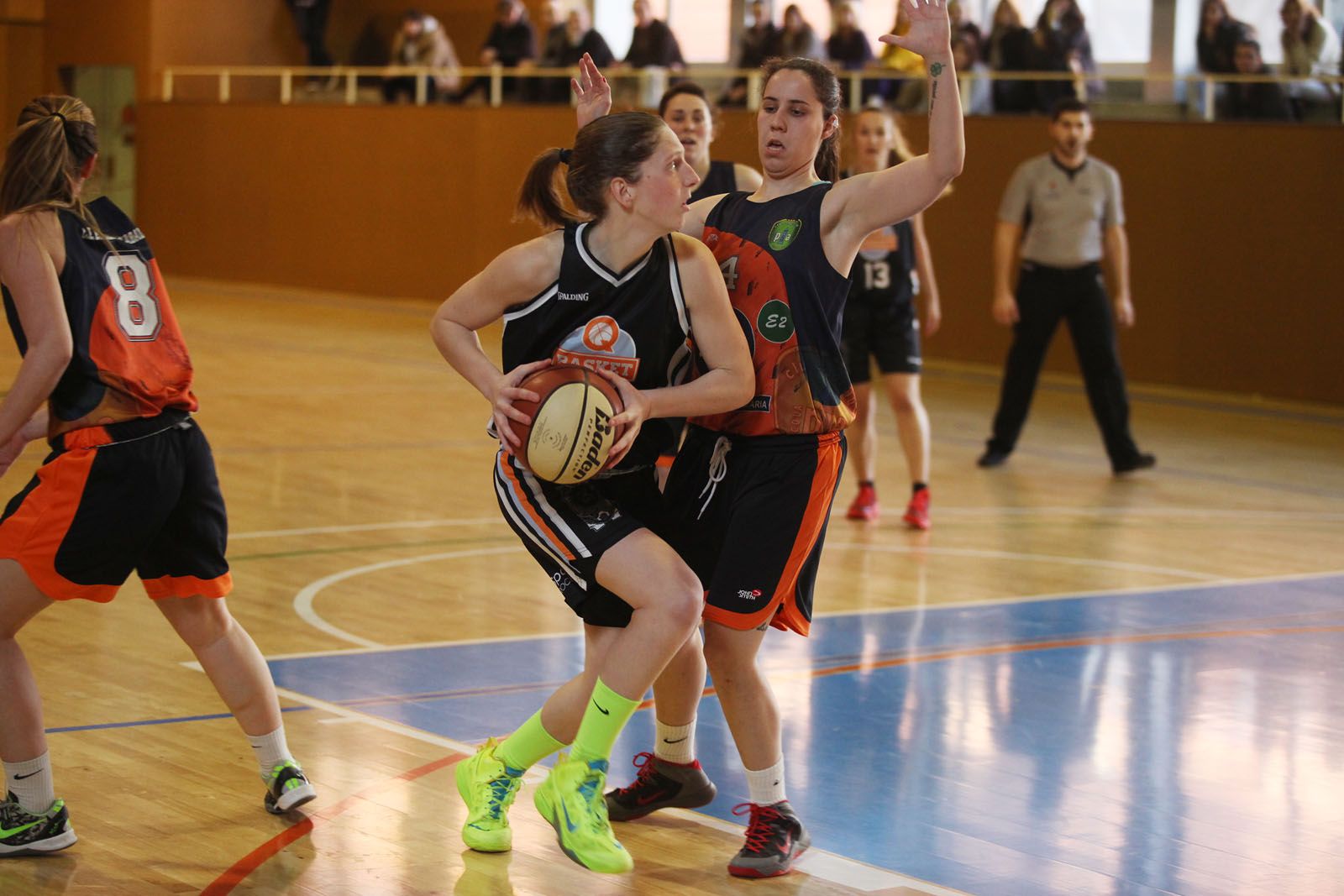 Bàsquet femení: Qbasket Sant Cugat vs BasquetPiaSabadell a la ZEM Rambla del Celler. FOTOS: Lali Puig