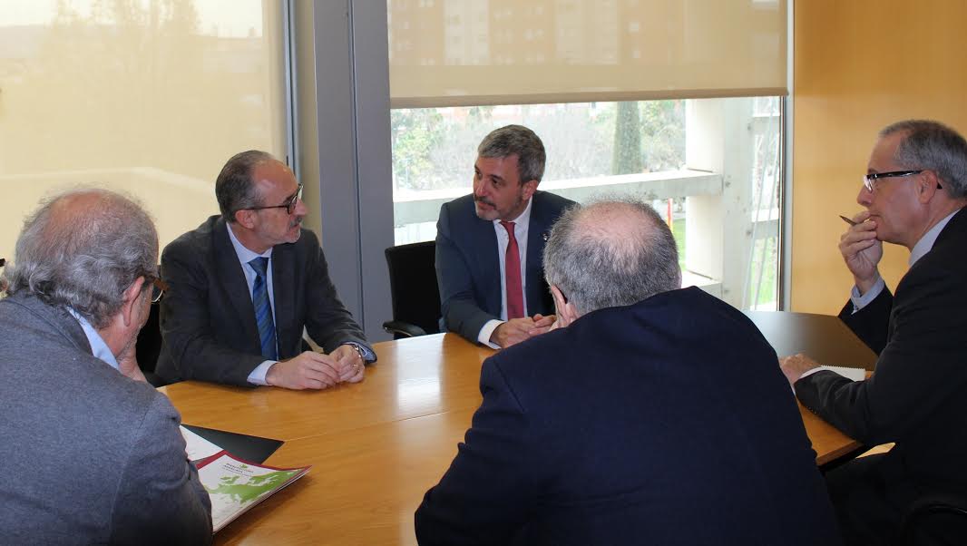 Els presidents de les entitats Associació Àmbit B30 i Àrea Metropolitana de Barcelona durant la reunió FOTO: Cedida