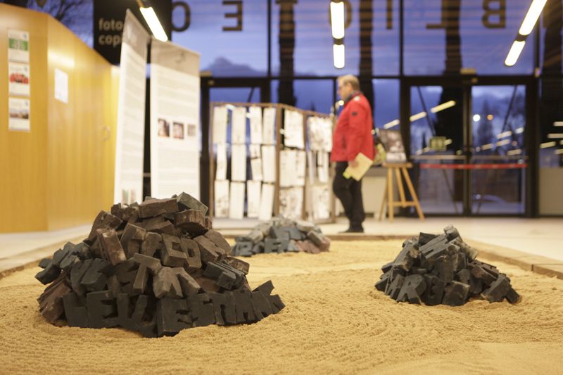 Instalació VIURE (Biblioteca Central Gabriel Ferrater) FOTO: Artur Ribera