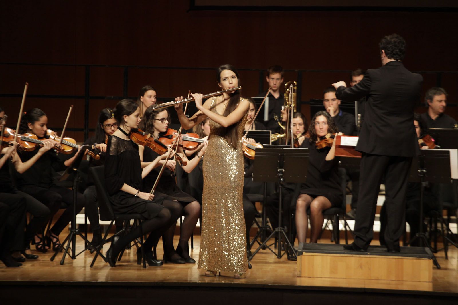 Elisabet franch i l'Orquestra Acadèmica de Sant Cugat han posat la música a la gala FOTO: Artur Ribera