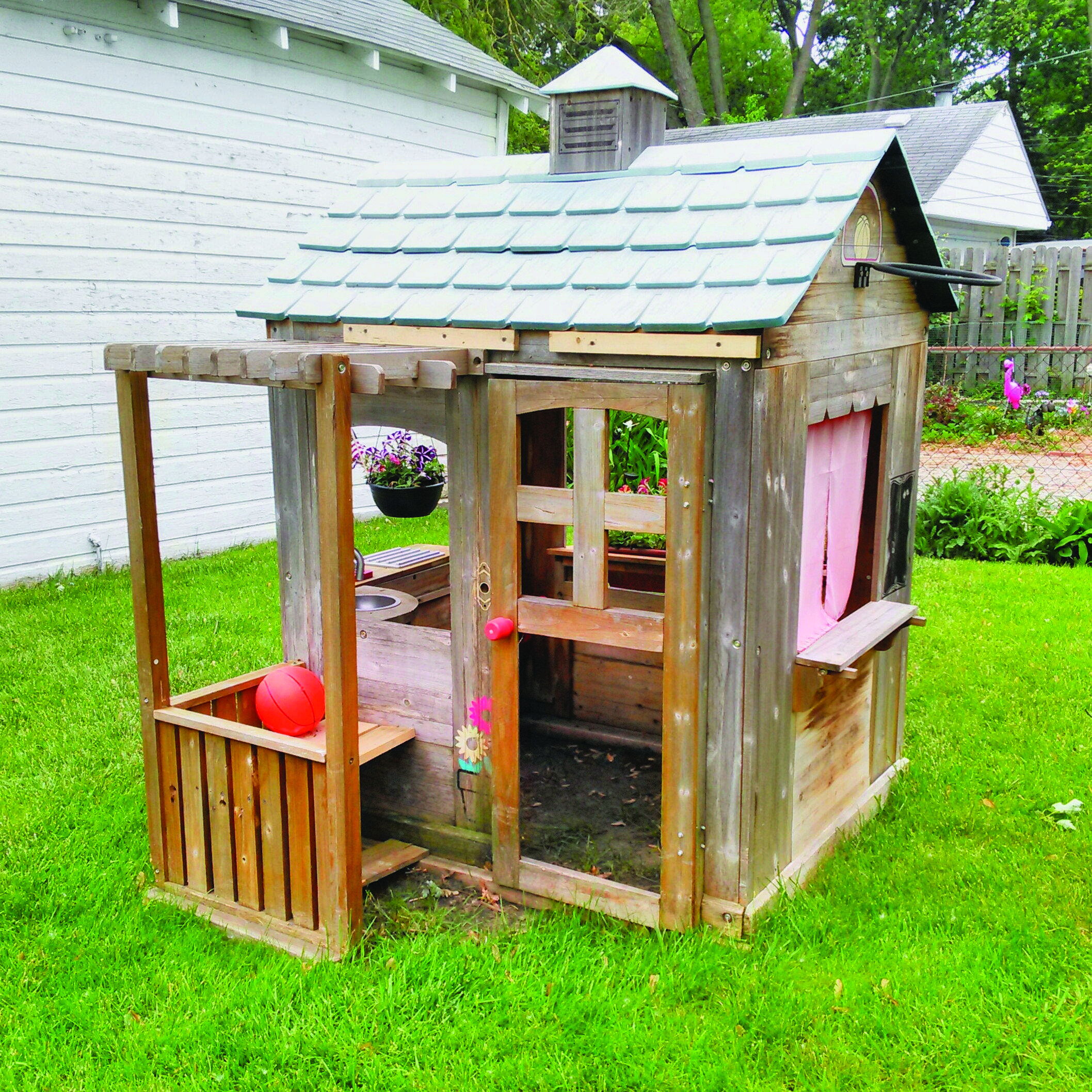 Casetes de fusta per deixar volar la imaginació FOTO: Cedida