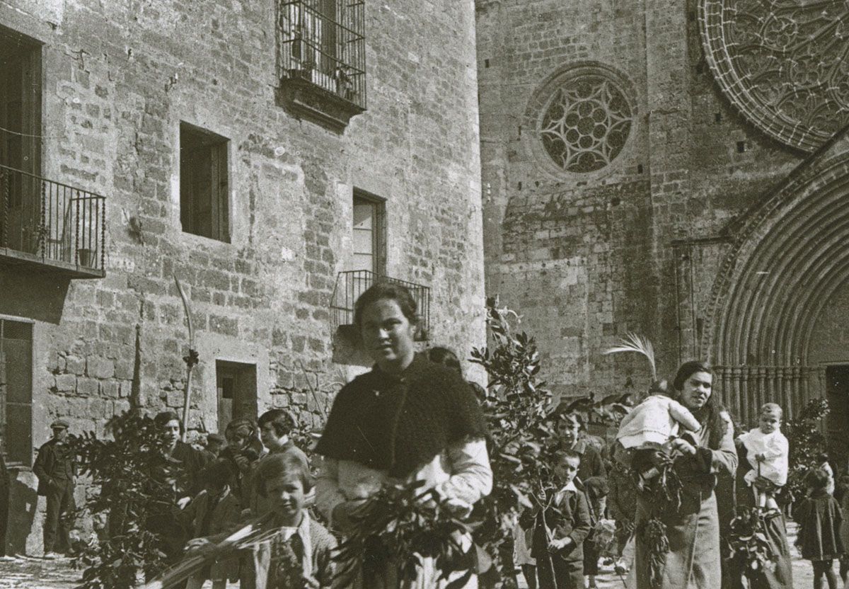 Sortint de la missa Diumenge de Rams   Foto: Ramons Moncau