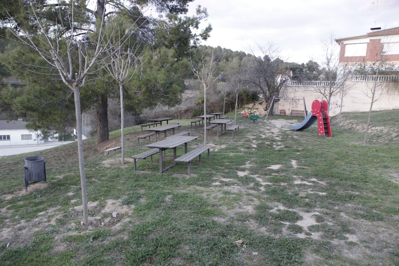 Una de les zones verdes de Can Barata. FOTO: Artur Ribera