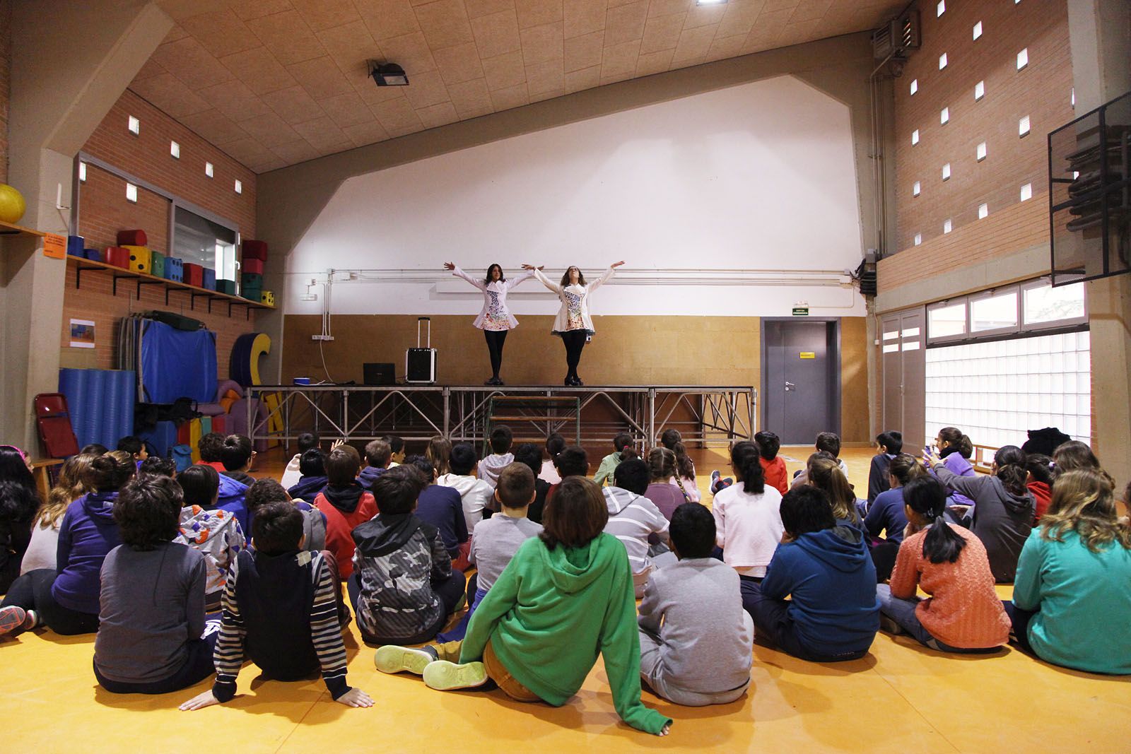 Danses irlandeses a l'English Week de l’Escola Collserola. FOTOS: Lali Puig