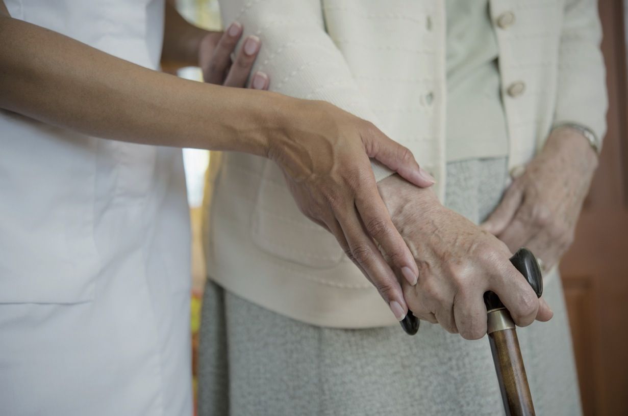 És important que els cuidadors de malalts d'alzheimer rebin una prèvia formació. FOTO: Cedida