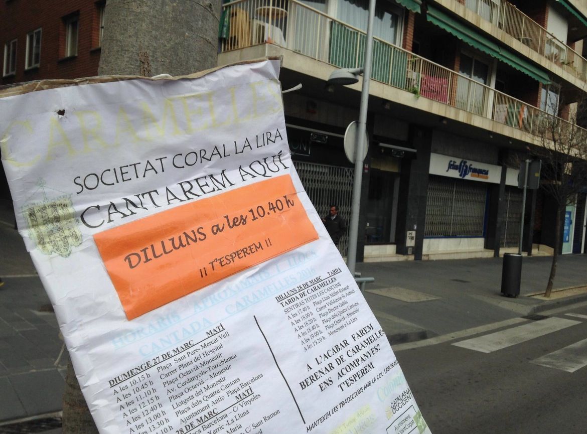 Anunciant que arriba la Pasqua  FOTO: C.Caballé