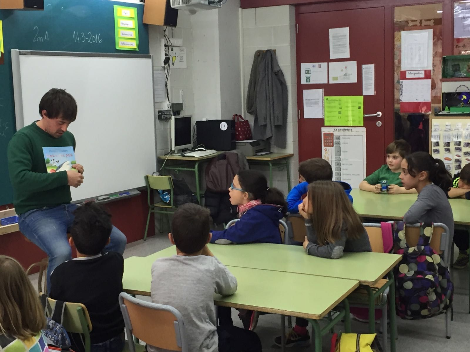 La lectura de contes en anglès ha estat una de les activitats FOTO: Escola Collserola