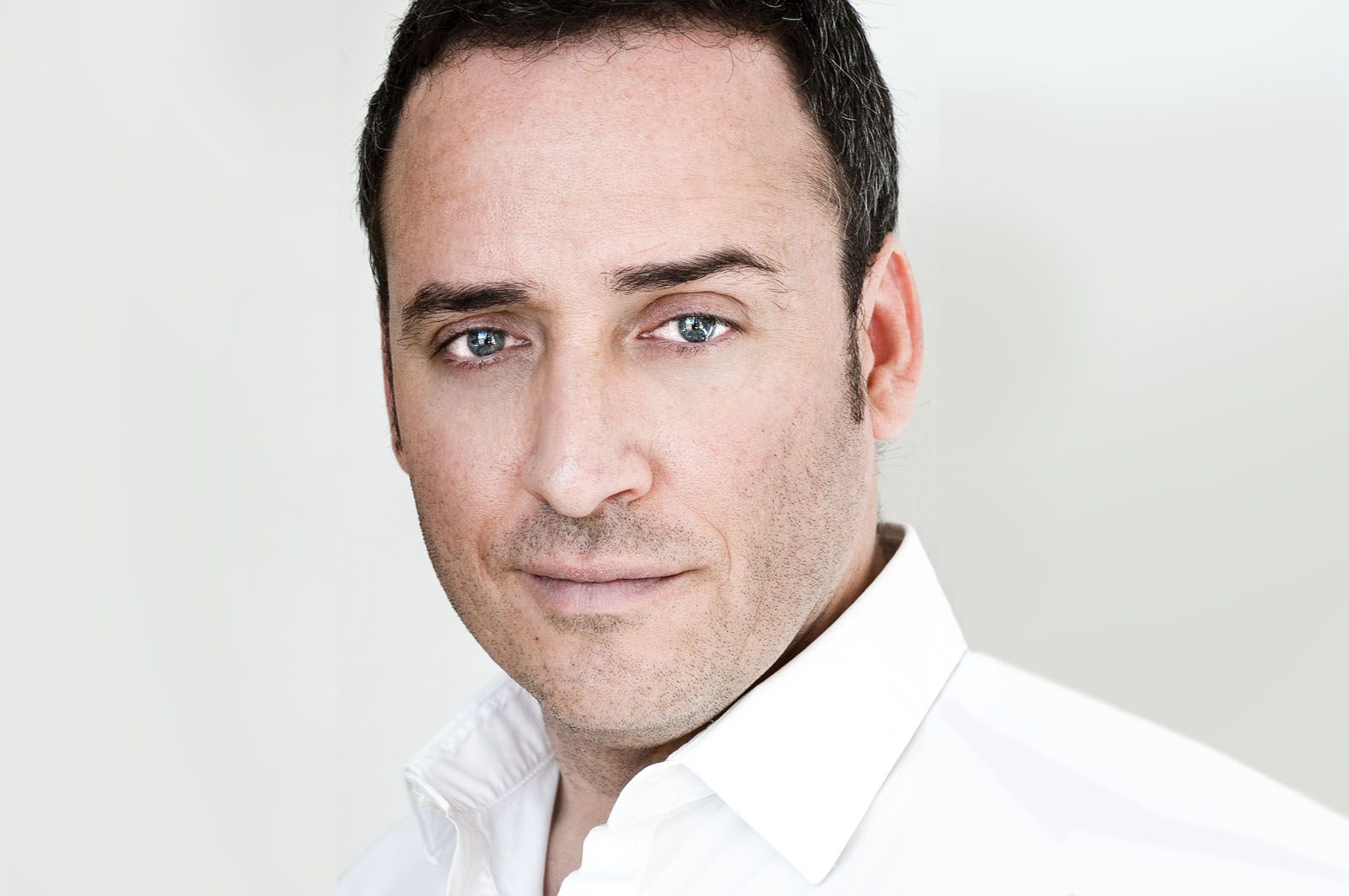 L'actor regenta el bar Febrer de la plaça de Barcelona FOTO: Cedida 