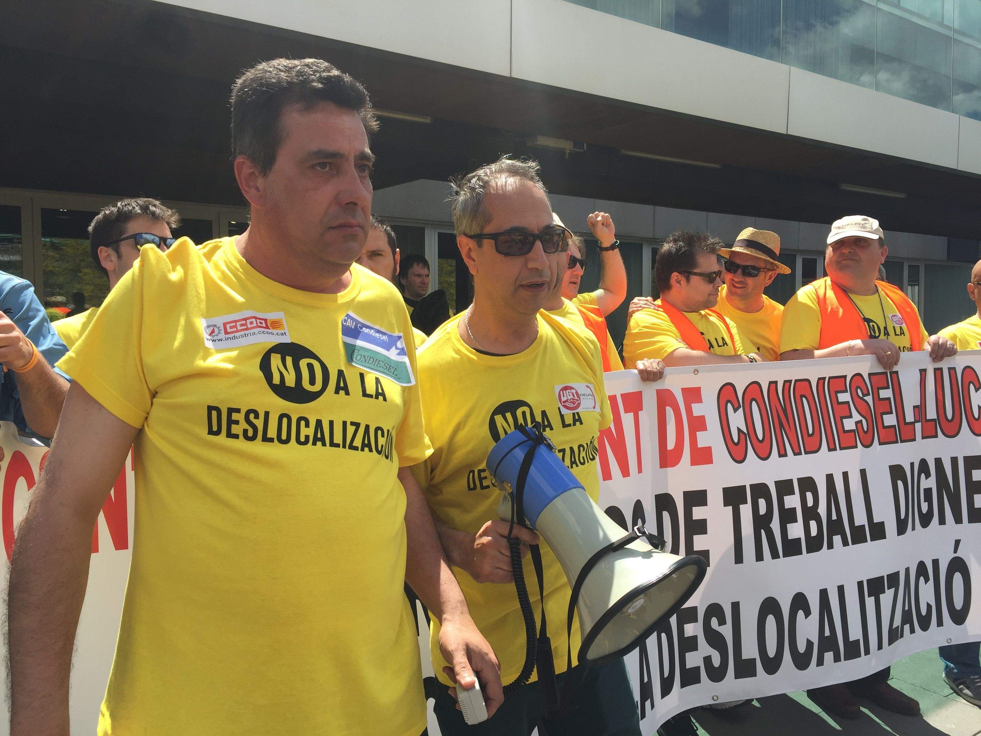 Morán, a l'esquerra, durant una de les mobilitzacions de Delphi a Sant Cugat FOTO: Mireia Puente