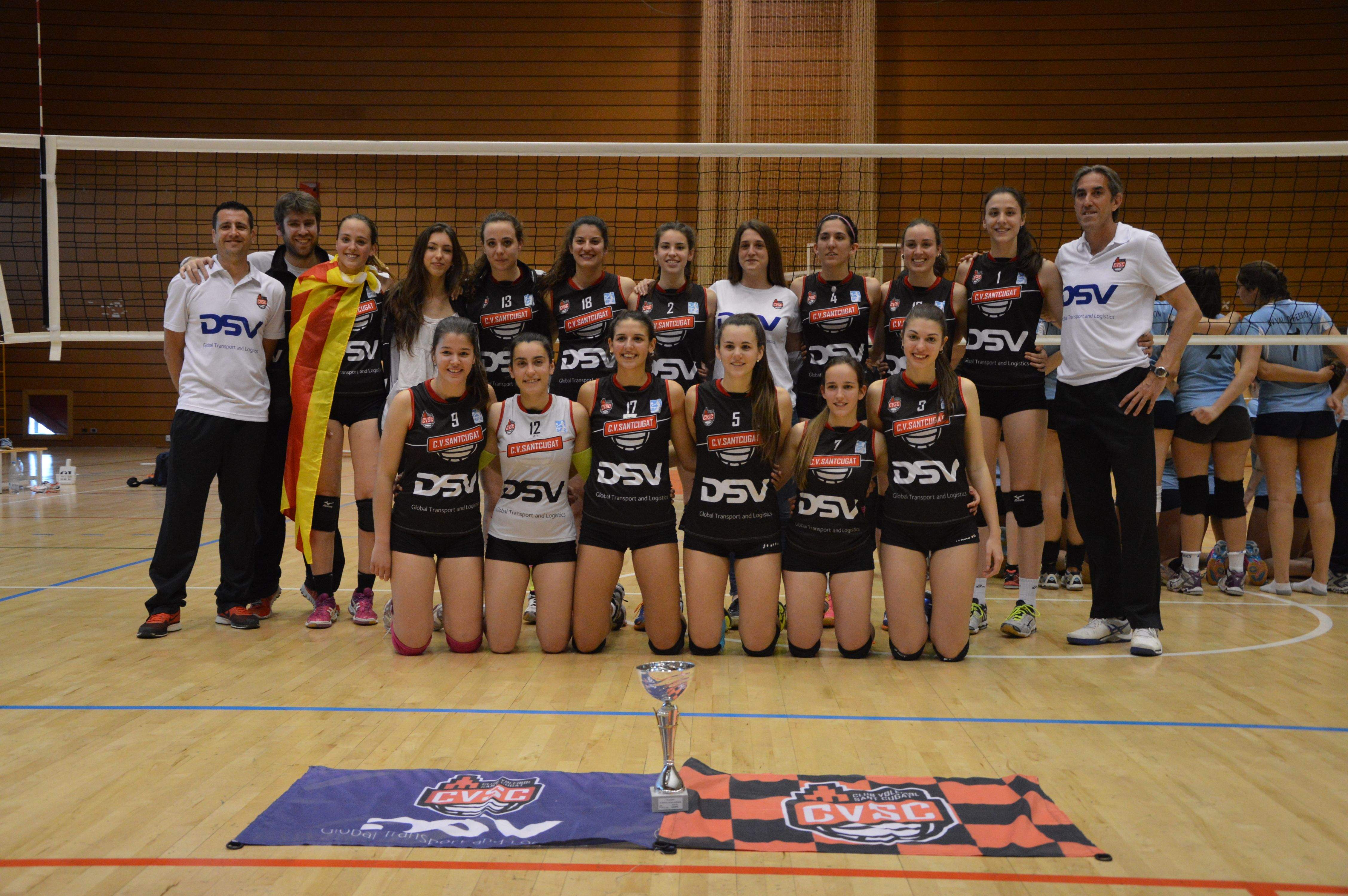 El juvenil A del DSC Club Voleibol Sant Cugat, després de guanyar el Campionat de Catalunya FOTO: Carles Bisbe