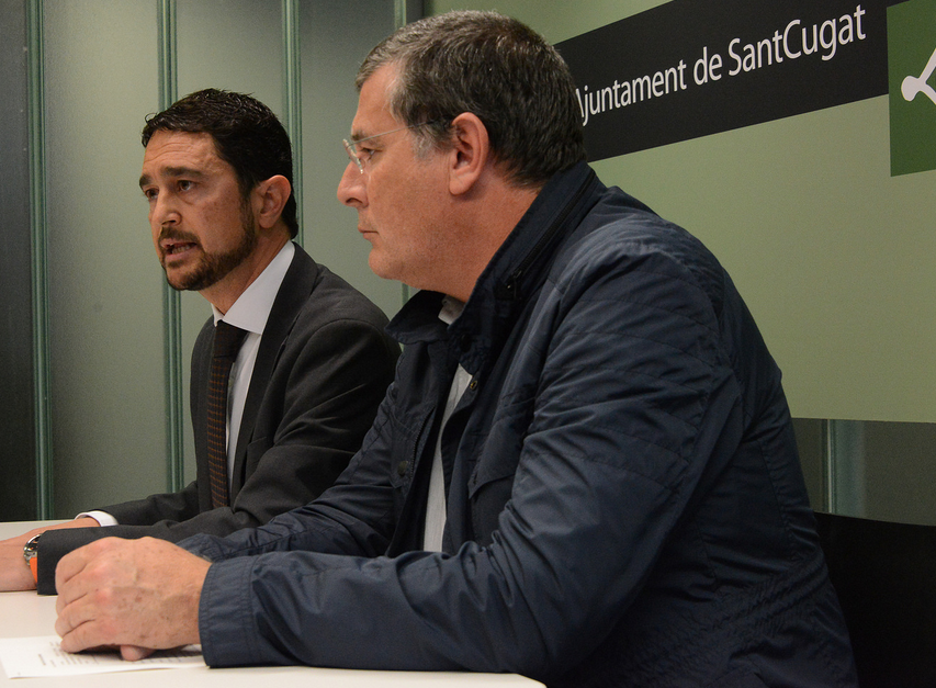 El tinent d'alcalde d'Urbanisme, Damià Calvet, i el president de l'EMD de Valldoreix, Josep Puig FOTO: Localpres