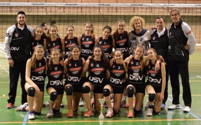 Les jugadores de l'Infantil A del DSV CV Sant Cugat FOTO: Cedida pel club