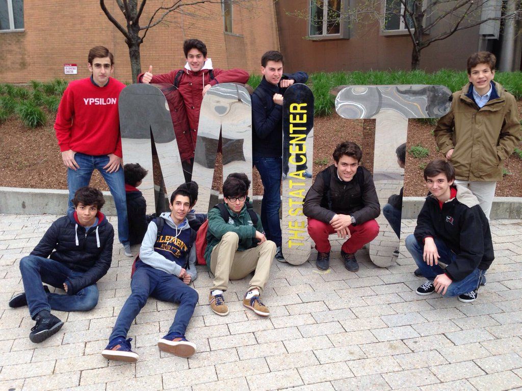 Els integrants d'Ypsilon Viaró a St. Louis FOTO: Twitter Ypsilon Viaró