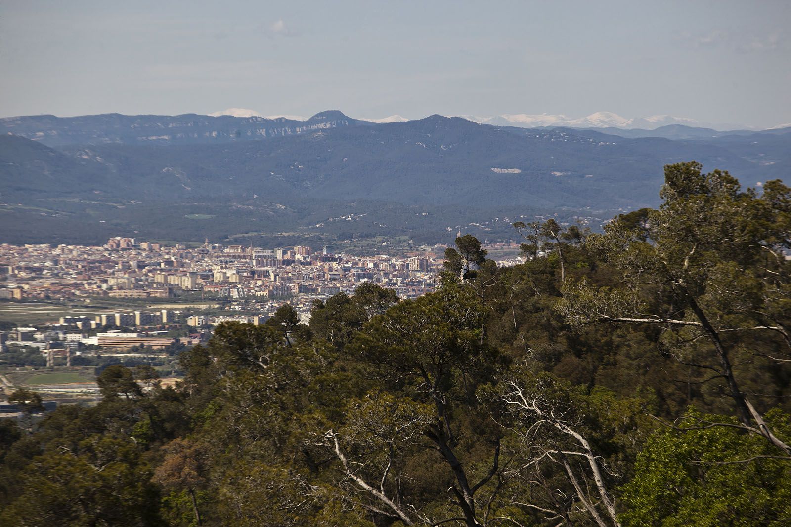 El Pirineu des de Collserola FOTO: Artur Ribera