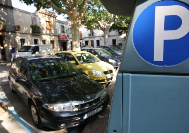 ERC-MES creu que les zones verdes i vermelles d'aparcament poden disminuir els problemes d'aparcament que pateix Sant Cugat FOTO: Artur Ribera