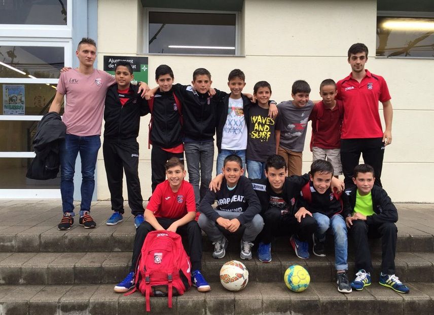 Els jugadors i el cos tècnic de l'aleví A del FS Sant Cugat, després de l'ascens FOTO: FS Sant Cugat