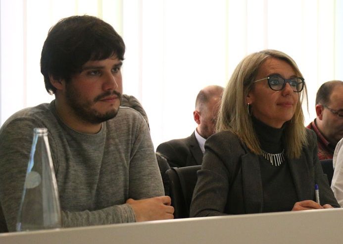 Èric Gómez i Mireia Ingla en una sessió del ple municipal  FOTO: Cedida