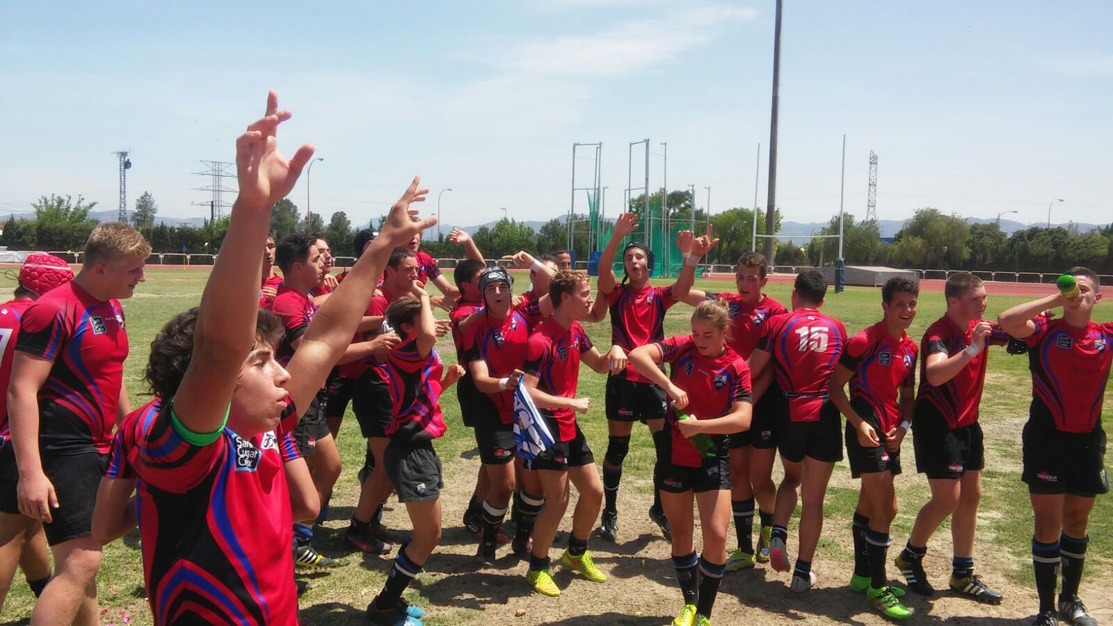 L'equip sub-16 del CR Sant Cugat, celebrant el títol FOTO: CR Sant Cugat